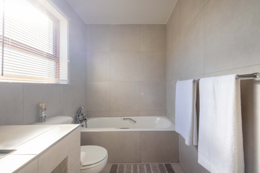 4 Bedroom Property for Sale in Bowtie Western Cape